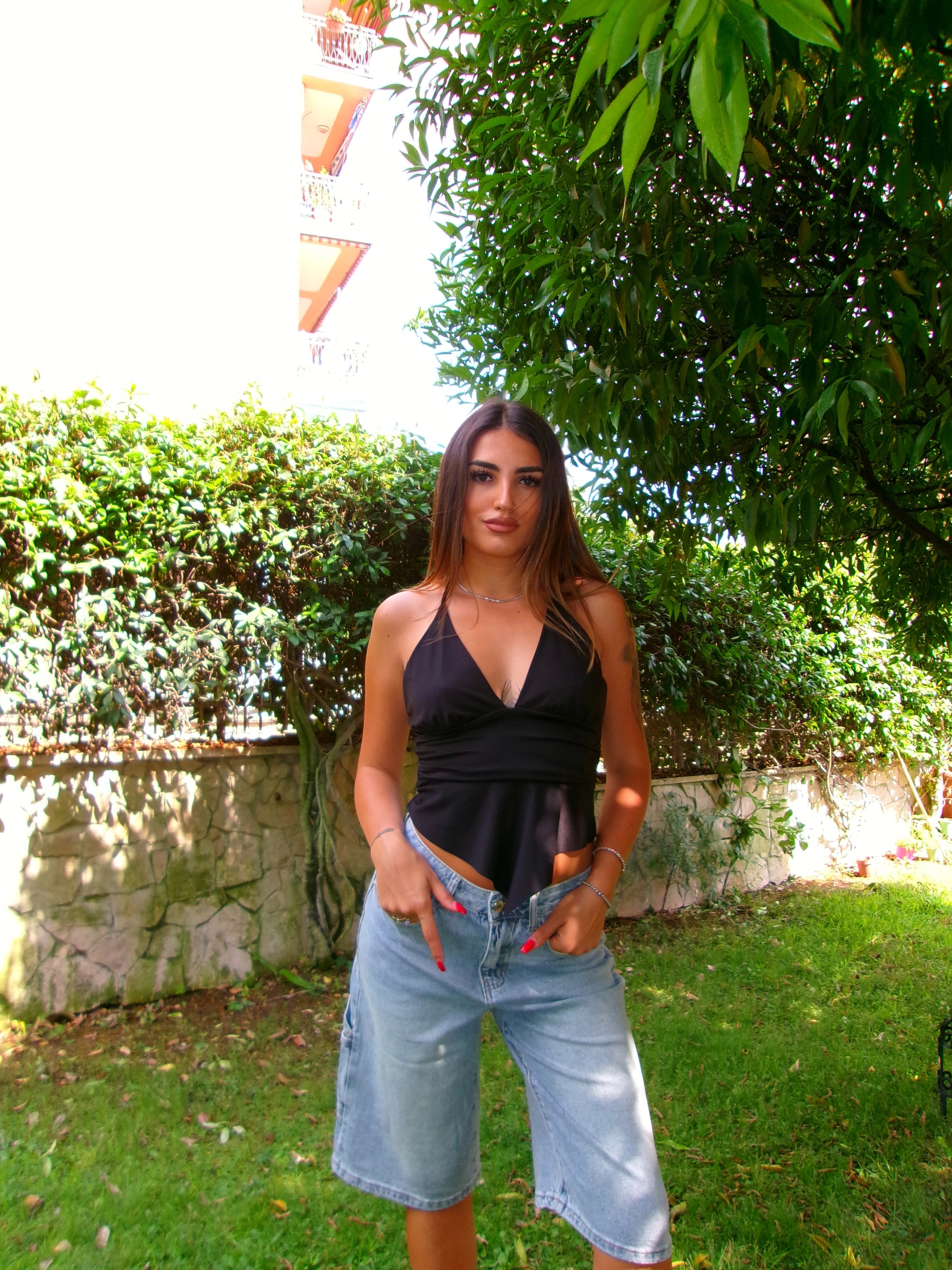 TOP LOVE BLACK
